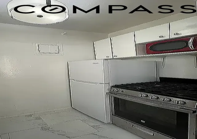 Photo 4 of Sale Pending at 225 E 46th Street #8J, New York City, NY 10017 | MLS# RLS20105630 | Listing updated on 2026-08-24