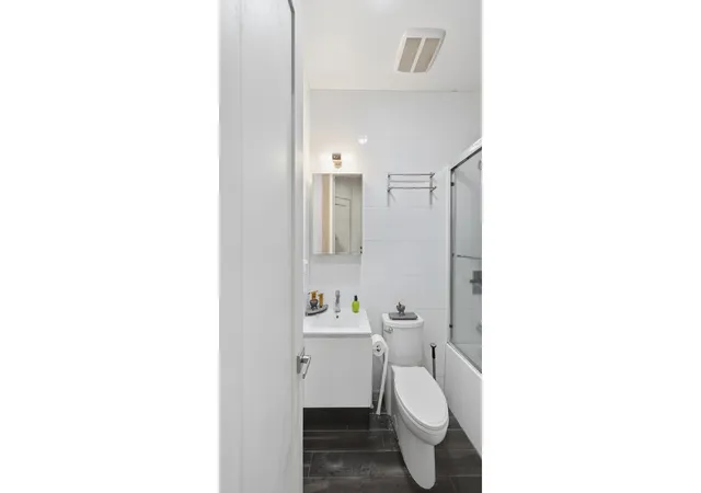 Listing Photo 4 - Condo for sale in building located at 326 Irving Ave, New York City, NY 11237