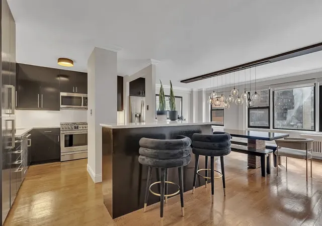 Listing Photo 4 - Condo for sale in building located at 333 E 34Th St, New York City, NY 10016 - Unit #4DE