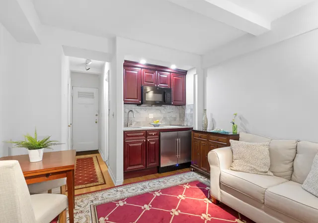 Photo 4 of House for sale at 320 E 42nd Street #817, New York City, NY 10017 | MLS# RLS20107009 | Listing updated on 2026-08-23