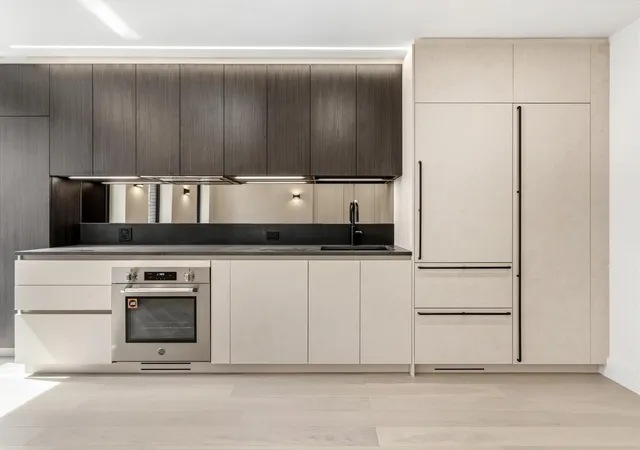 2nd image of 17 Dodworth St #2-F, New York City, NY 11221 | MLS# RLS20108177