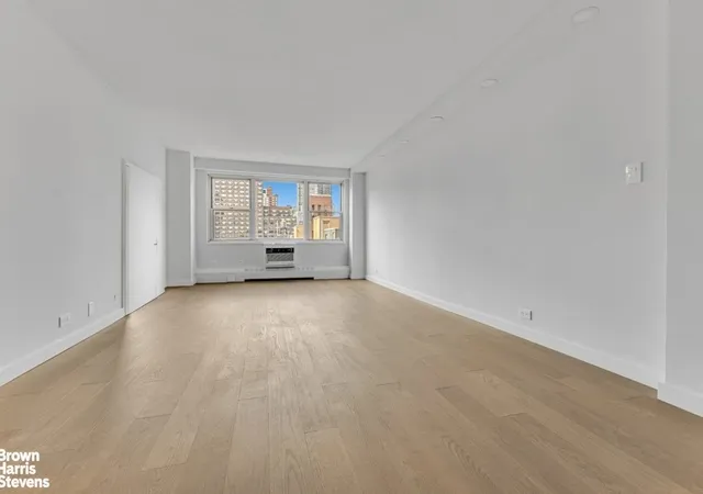 Photo 2 of Condo for sale at 1175 York Ave #17M, New York City, NY 10065 | MLS# RLS20108572 | Listing updated on 2026-08-10