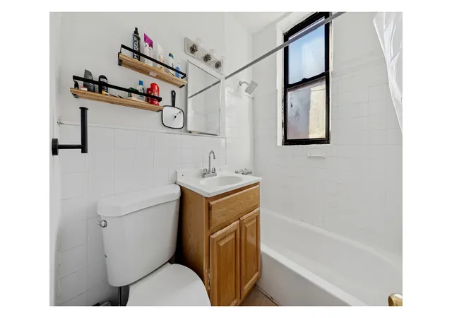 Photo 4 of House for sale at 172 E 112th Street, New York City, NY 10029 | MLS# RLS20108913 | Listing updated on 2026-08-20