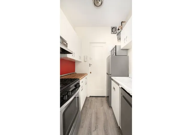 Listing Photo 5 - Condo for sale in building located at 1040 Park Ave, New York City, NY 10028 - Unit #7H