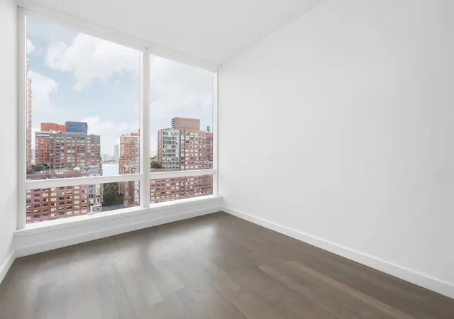 Photo 3 of House for sale at 111 Murray St #16W, New York City, NY 10007 | MLS# RLS20109617 | Listing updated on 2026-08-17