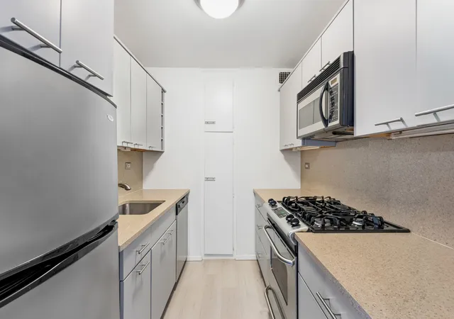 Photo 3 of Condo for sale at 1199 Park Ave #16E, New York City, NY 10128 | MLS# RLS20109724 | Listing updated on 2026-08-21