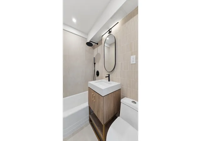 Photo 3 of House for sale at 225 E 46th Street #12H, New York City, NY 10017 | MLS# RLS20109874 | Listing updated on 2026-08-23