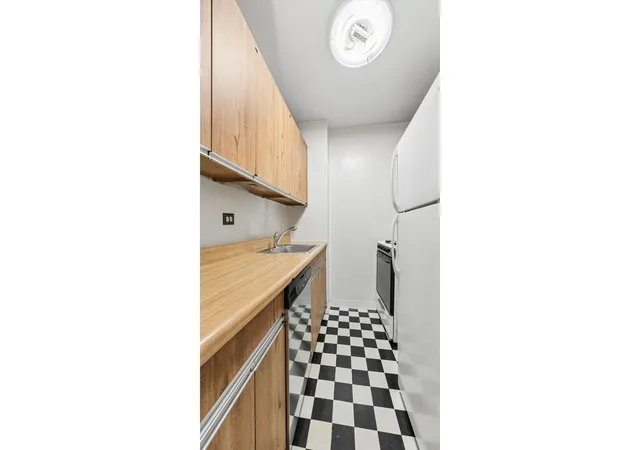 Photo 4 of House for sale at 333 E 14th Street #4D, New York City, NY 10003 | MLS# RLS20109895 | Listing updated on 2026-08-26