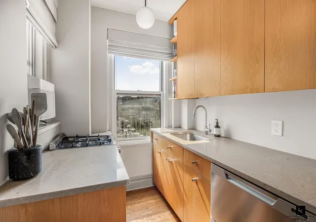 Photo 3 of House for sale at 365 W 20th Street #10-A, New York City, NY 10011 | MLS# RLS20109908 | Listing updated on 2026-08-26