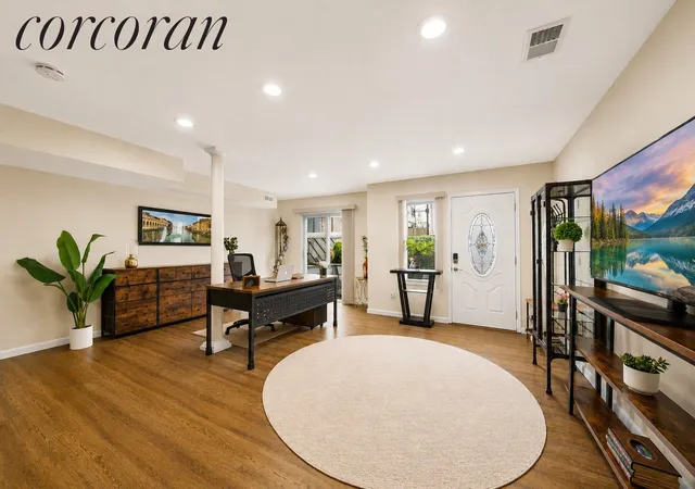 Photo 3 of House for sale at 63 A Country Dr N #59, New York City, NY 10314 | MLS# RLS20110253 | Listing updated on 2026-08-20