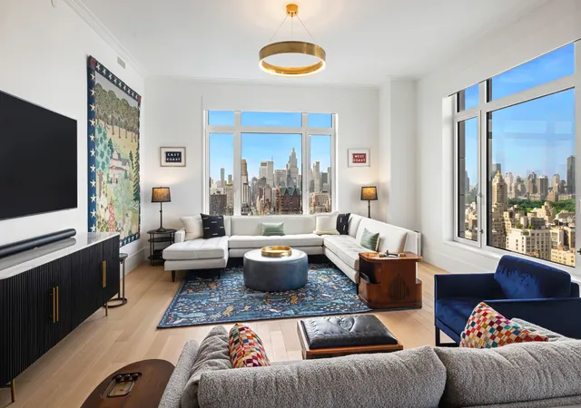 Listing Photo 1 - Condo for sale in building located at 200 E 83Rd St, New York City, NY 10028 - Unit #32B