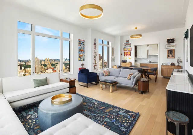 Listing Photo 3 - Condo for sale in building located at 200 E 83Rd St, New York City, NY 10028 - Unit #32B