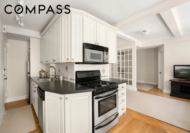 Photo 2 of House for sale at 175 W 73Rd St #2E, New York City, NY 10023 | MLS# RLS20111055 | Listing updated on 2026-08-26
