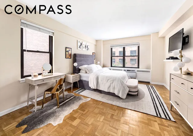 Photo 3 of House for sale at 2 Tudor City Pl #5GN, New York City, NY 10017 | MLS# RLS20111174 | Listing updated on 2026-08-26