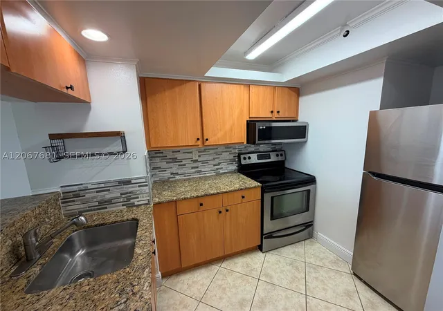 Photo 3 of Condo for sale at 7601 E Treasure Dr #2007, North Bay Village, FL 33141 | MLS# A12067681 | Listing updated on 2026-08-08