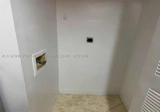 Photo 4 of Condo for sale at 7601 E Treasure Dr #2007, North Bay Village, FL 33141 | MLS# A12067681 | Listing updated on 2026-08-08