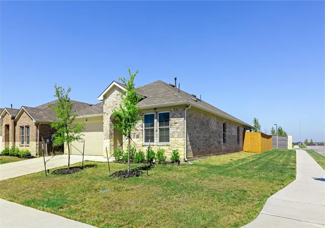 Photo 3 of Single family home for sale at 20308 Lone Peak Pass, Manor, TX 78653 | MLS# 6655232 | Listing updated on 2026-09-30