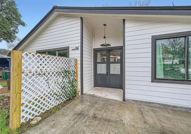 Photo 2 of Single family home for sale at 205 Rowland Dr, Austin, TX 78745 | MLS# 9226133 | Listing updated on 2026-08-09