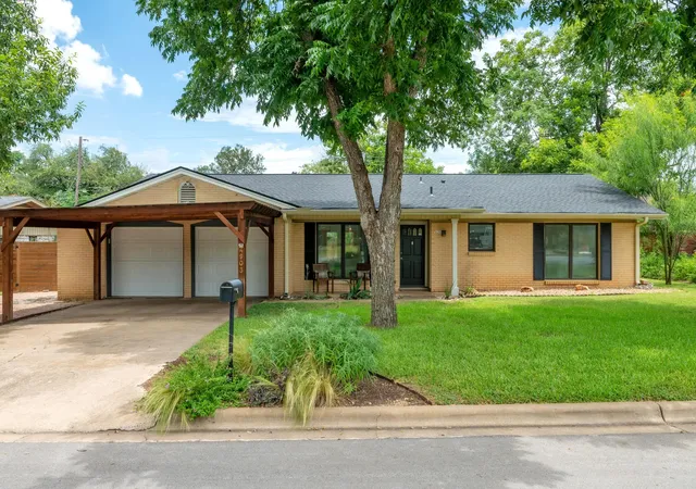 Photo 3 of Single family home for sale at 4903 Tahoe Trl, Austin, TX 78745 | MLS# 2478051 | Listing updated on 2026-08-19