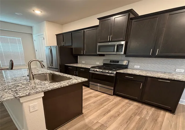 Photo 3 of Single family home for sale at 211 Darley Oak Dr, Dripping Springs, TX 78620 | MLS# 3658246 | Listing updated on 2026-09-03