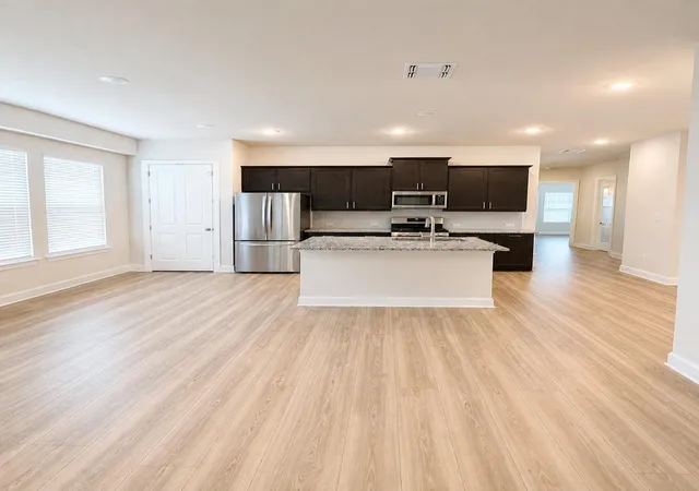Photo 4 of Single family home for sale at 211 Darley Oak Dr, Dripping Springs, TX 78620 | MLS# 3658246 | Listing updated on 2026-09-03