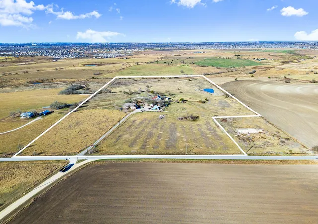 1st image of 19700 Engelmann Ln, Manor, TX 78653 | MLS# 7432270