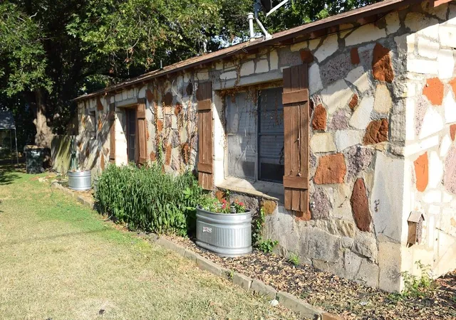5th image of 1601 S Pine St, Georgetown, TX 78626 | MLS# 7612794