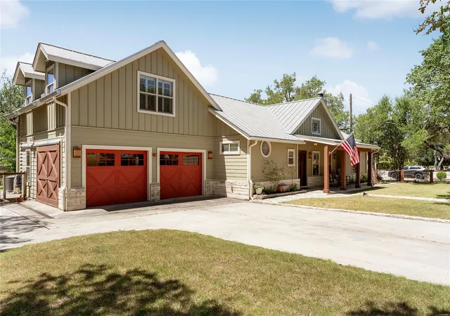 Photo 3 of Single family home for sale at 315 Hays St, Dripping Springs, TX 78620 | MLS# 2737840 | Listing updated on 2026-08-17
