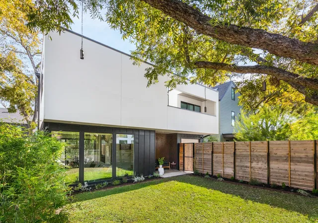 4th image of 631 Tillery St #1, Austin, TX 78702 | MLS# 8109208