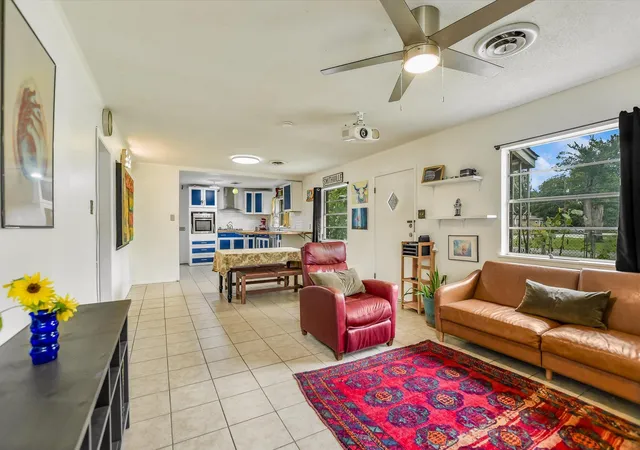 Photo 4 of Single family home for sale at 407 Hill St, Smithville, TX 78957 | MLS# 9836504 | Listing updated on 2026-09-29