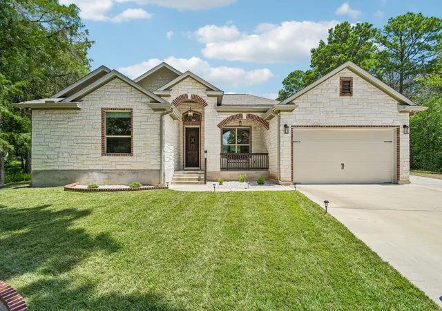 Photo 1 of Single family home for sale at 284 Moku Manu Dr, Bastrop, TX 78602 | MLS# 5981998 | Listing updated on 2026-09-01