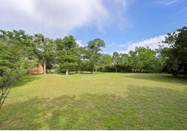 Photo 10 of Single family home for sale at 300 W Sequoia Spur, Georgetown, TX 78628 | MLS# 4803542 | Listing updated on 2026-08-25