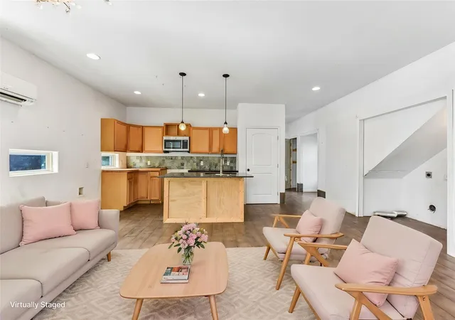 2nd image of 2003 E 9th St, Austin, TX 78702 | MLS# 9884224