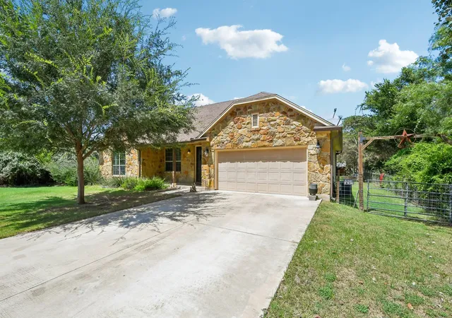 Photo 3 of Single family home for sale at 141 Upola Ct, Bastrop, TX 78602 | MLS# 5464060 | Listing updated on 2026-09-01