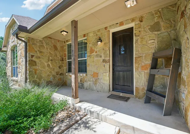 Photo 3 of Single family home for sale at 141 Upola Ct, Bastrop, TX 78602 | MLS# 5464060 | Listing updated on 2026-09-01