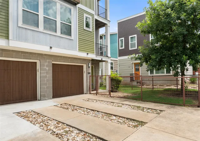 Listing Photo 3 - Condo for sale in building located at 2605 Witsome Loop, Austin, TX 78741 - Unit #40C