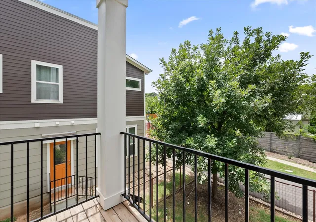 Listing Photo 4 - Condo for sale in building located at 2605 Witsome Loop, Austin, TX 78741 - Unit #40C