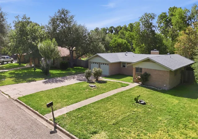 1st image of 1609 Tammi Ln, Taylor, TX 76574 | MLS# 1206083