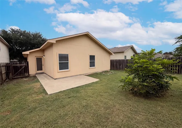 15th image of 1076 Shadow Creek Blvd, Buda, TX 78610 | MLS# 3009770
