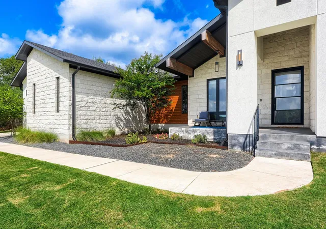 2nd image of 200 Quarter Horse Ln, Driftwood, TX 78619 | MLS# 9089927