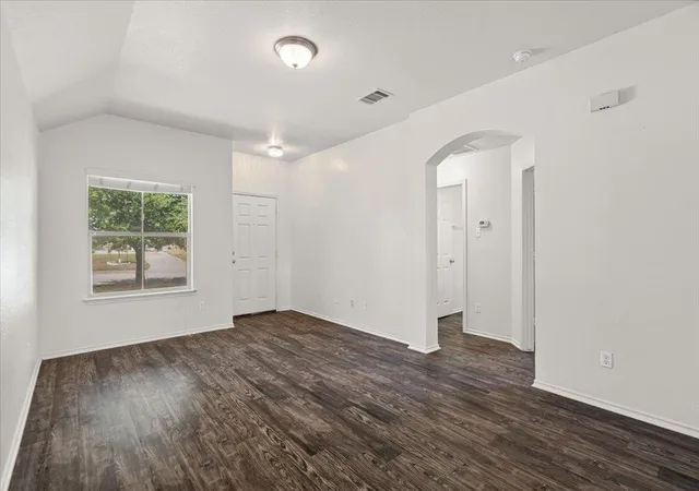 5th image of 612 Amber Ln, Jarrell, TX 76537 | MLS# 2530024