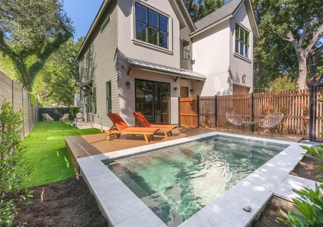 39th image of 2506 E 2nd St #2, Austin, TX 78702 | MLS# 7921220