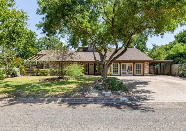 3rd image of 2101 Kent St, Taylor, TX 76574 | MLS# 8023259