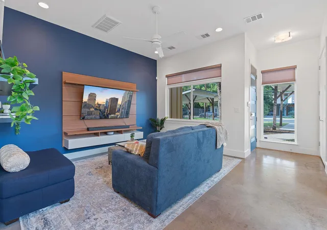 4th image of 3133 Govalle Ave #B, Austin, TX 78702 | MLS# 5999516