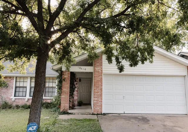 1st image of 10410 Leaning Willow Dr, Austin, TX 78758 | MLS# 4460878