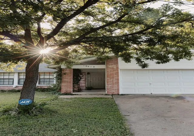 3rd image of 10410 Leaning Willow Dr, Austin, TX 78758 | MLS# 4460878