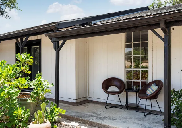 4th image of 2591 Spring Valley Dr, Dripping Springs, TX 78620 | MLS# 5606263