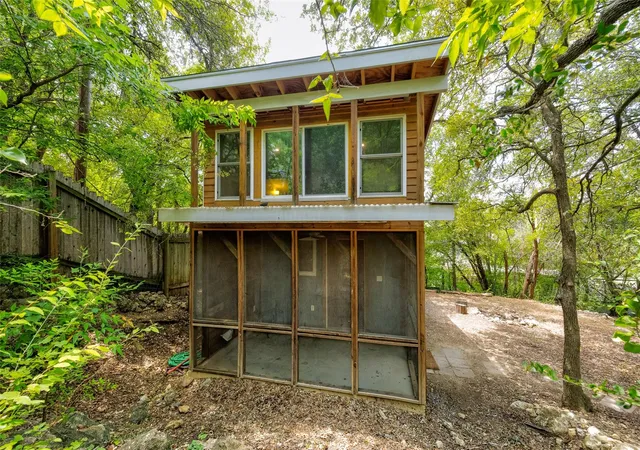 2nd image of 8200 Wavertree Ct, Austin, TX 78745 | MLS# 8213172