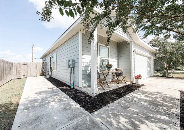 3rd image of 161 Emerald Green Trl, Buda, TX 78610 | MLS# 8930194