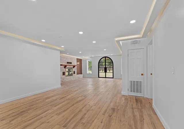 Photo 4 of Single family home for sale at 9 Wildflower Trl, Round Rock, TX 78664 | MLS# 5000374 | Listing updated on 2026-08-11